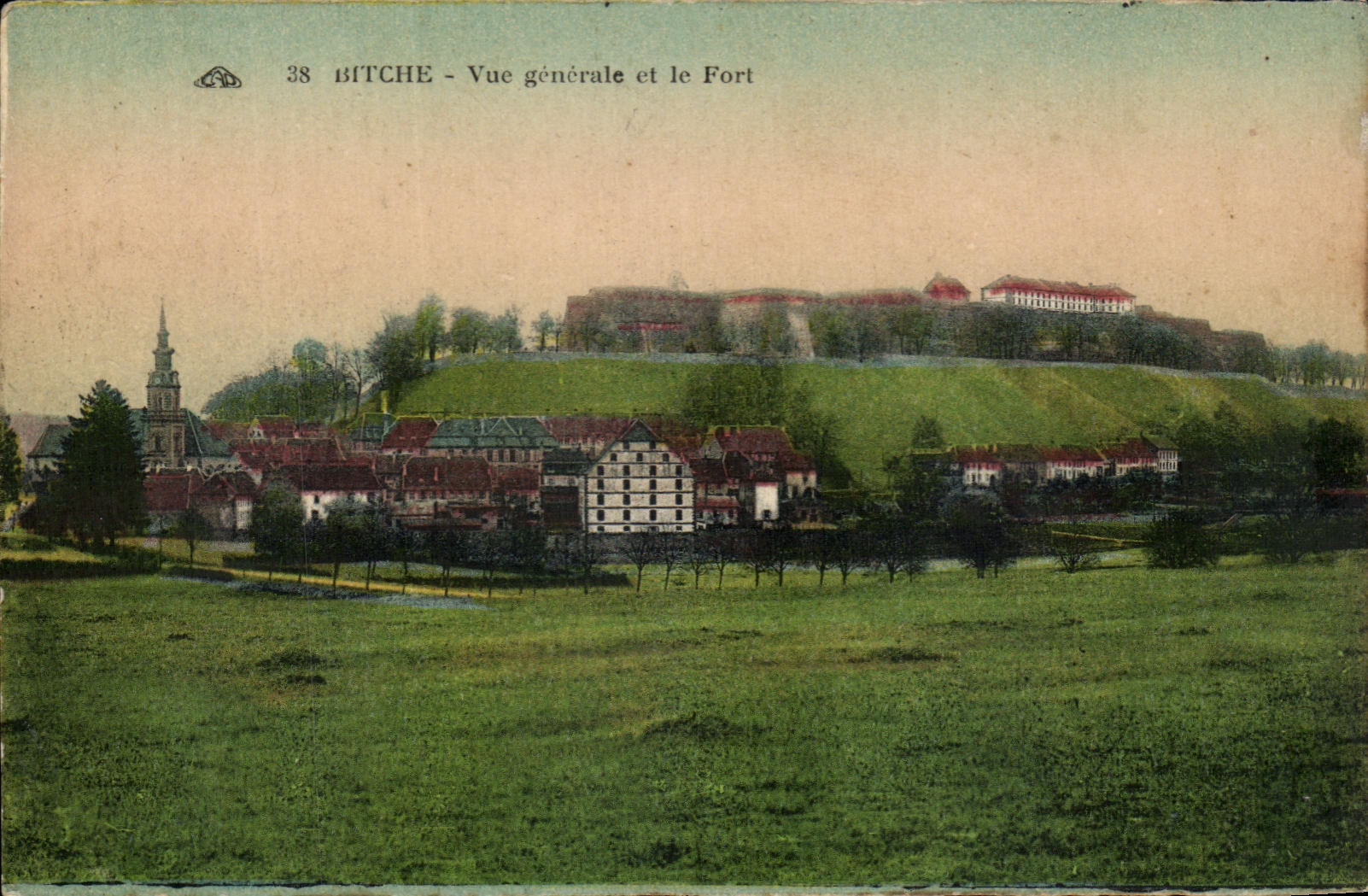 CPA Bitche Vue Generale Et Le Fort Militaria