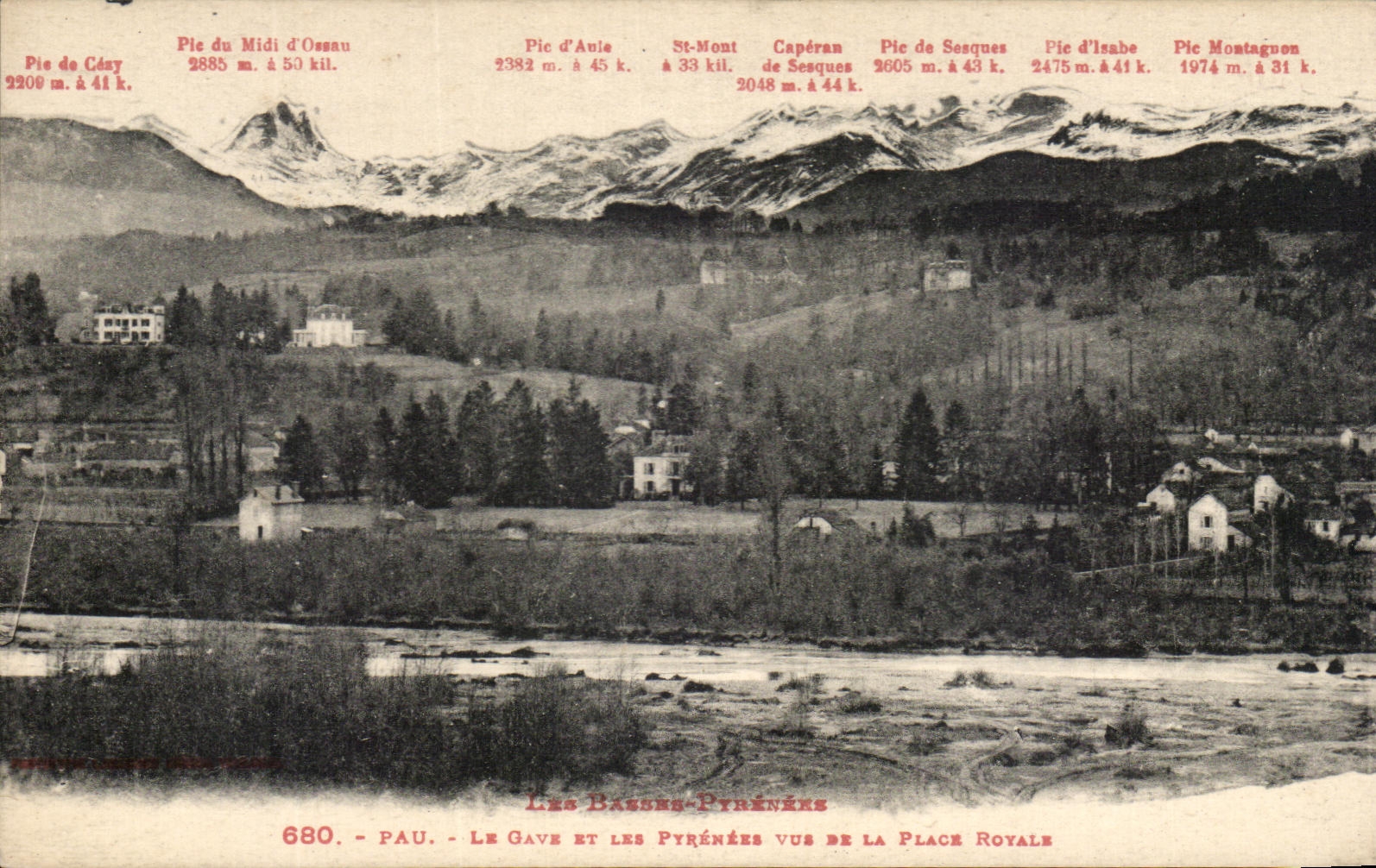 Les Basses-Pyrénées vues de la Place Royale — Pau — Éditeur Pau, n° 680