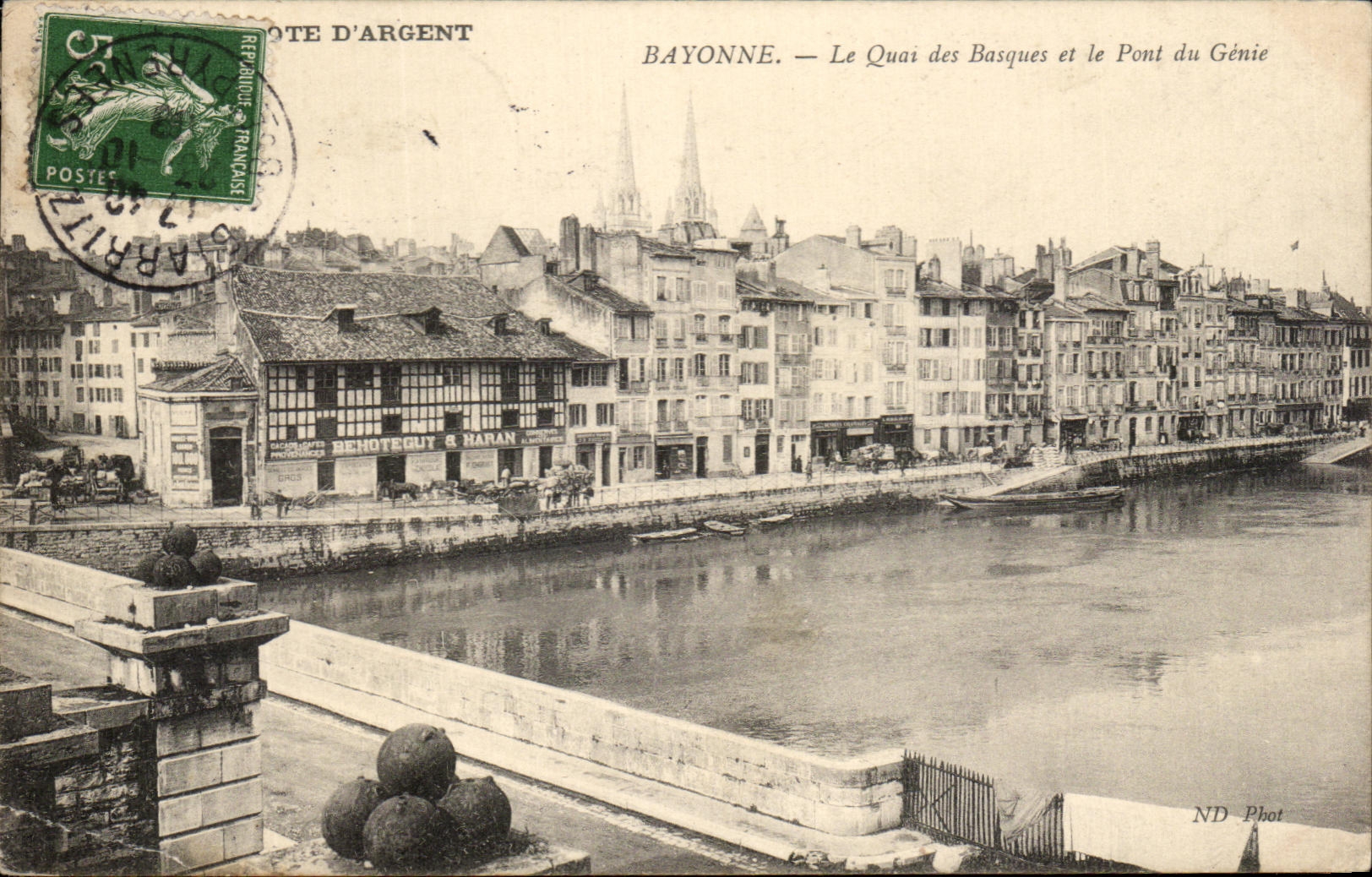 CPA Bayonne Le Quai Des Basques Et Le Pont Du Genie