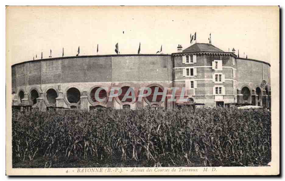 Bayonne (B.-P.) — Arènes des Courses de Taureaux — M. D.