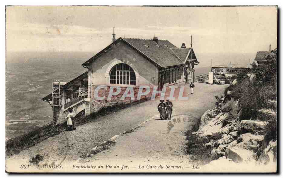 CPA Lourdes Funiculaire du Pic du Jer La Gare du Sommet