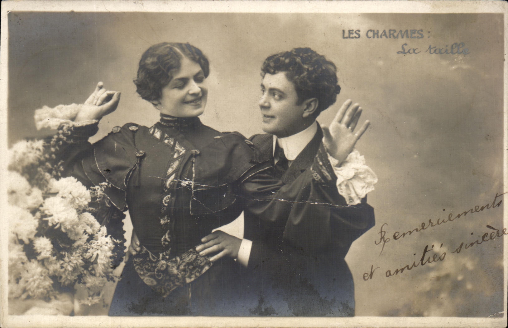 CPA Les Charmes La taille Femme