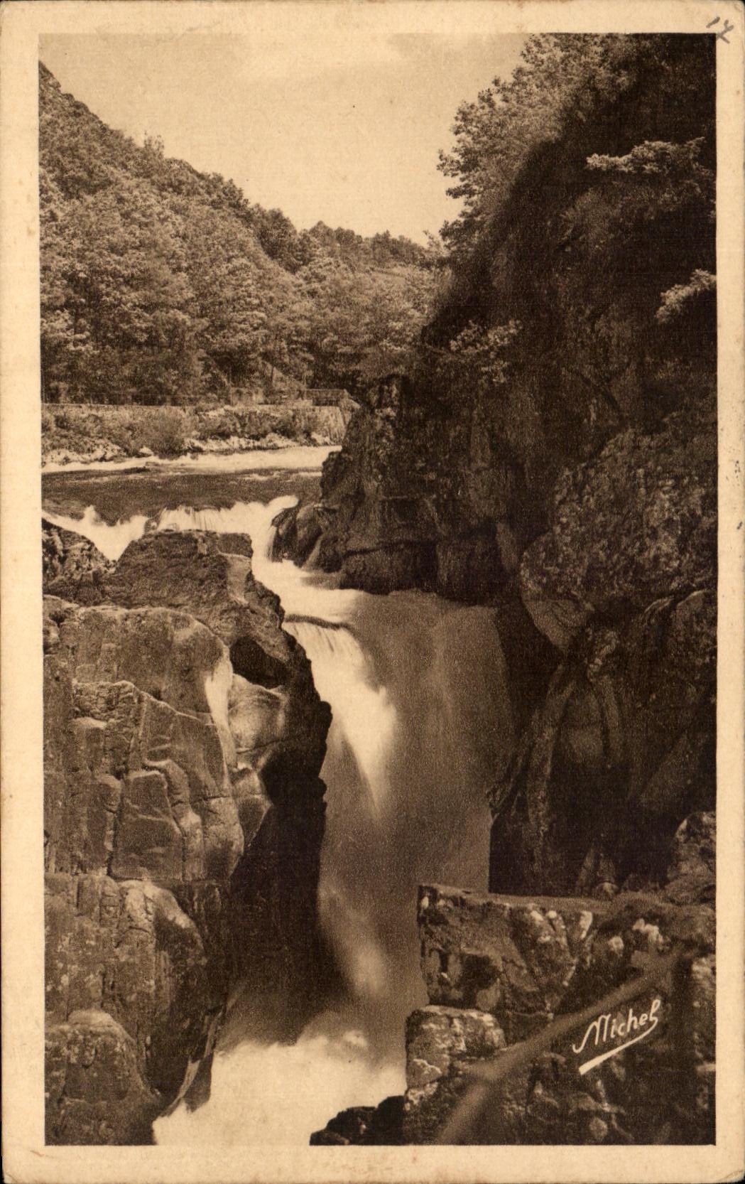 CPA La Correze Touristique Bort Les Orgues Le Saul De La Saule
