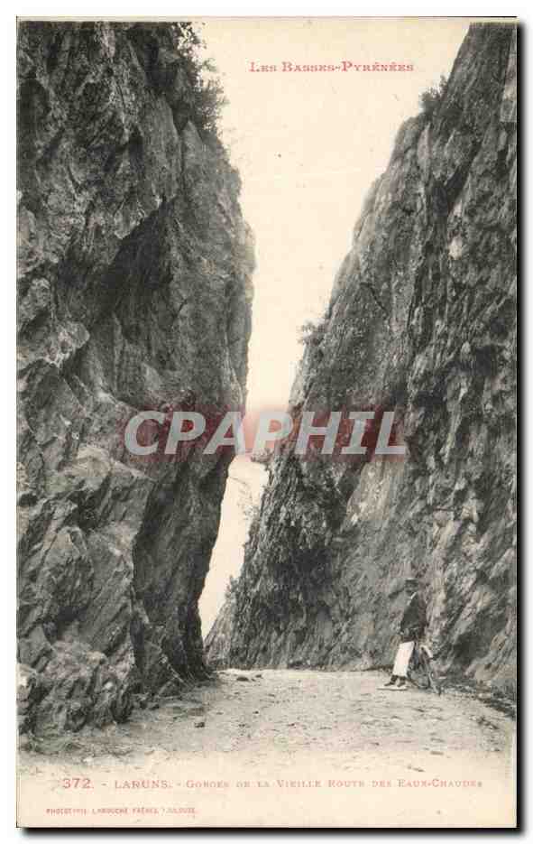 CPA Les Basses Pyrenees Laruns Gorges De Le Vieille Route Des Eaux Chaudes