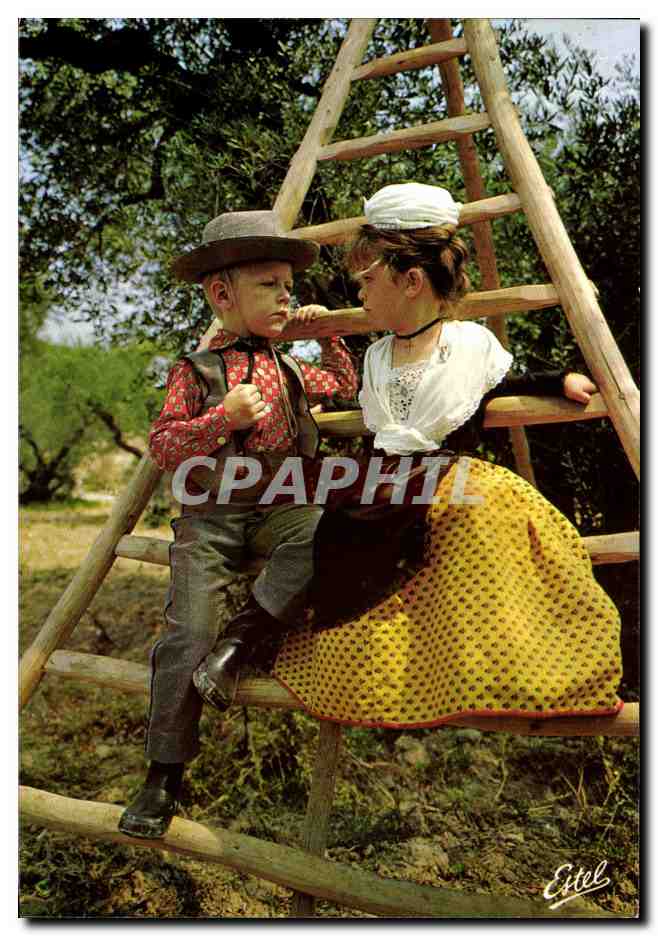 En Provence — Deux enfants en costume traditionnel sur une structure en bois — Éditeur Etel