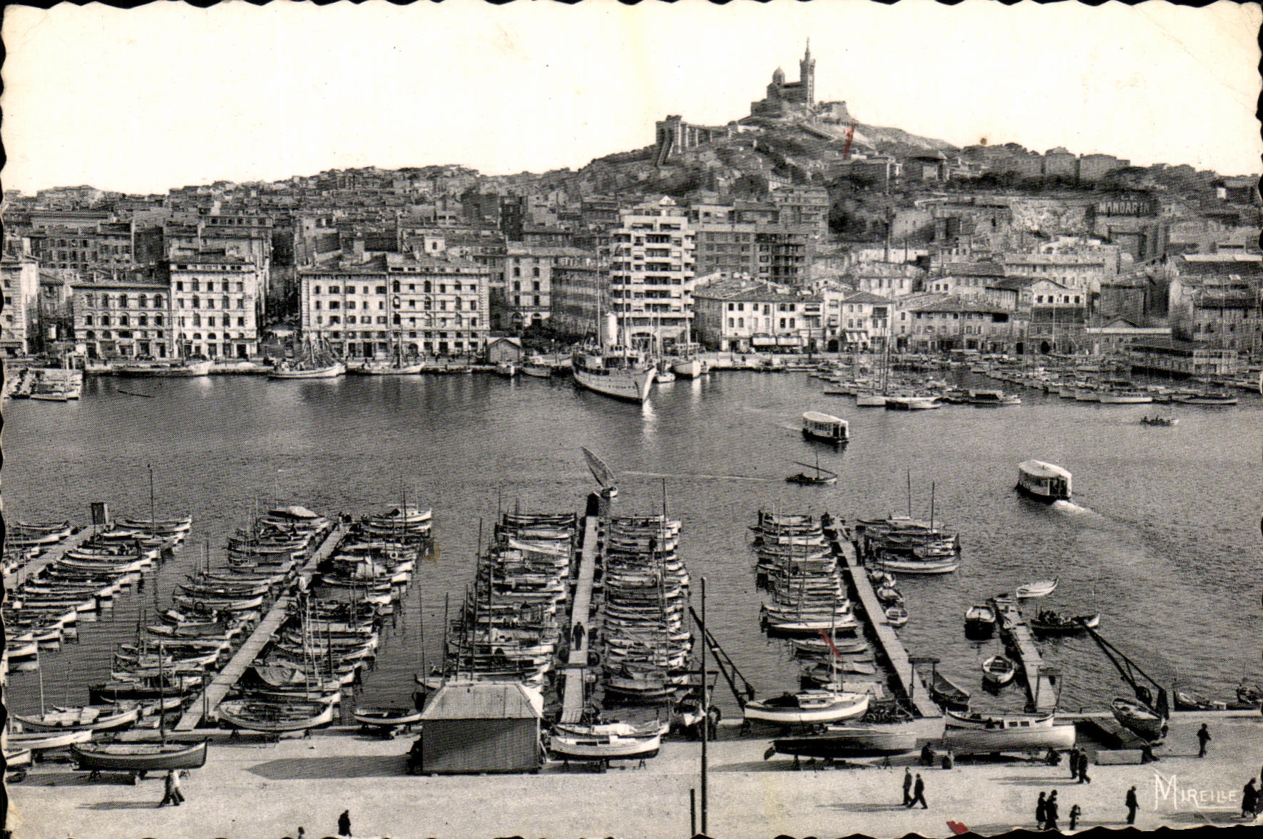 CPSM Marseille Le Vieux Port et Notre Dame de la Garde Bateaux 