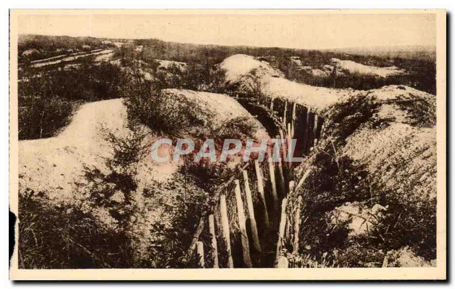 Verdun — Boyau conduisant au Fort de Douaumont — Édition Verdun