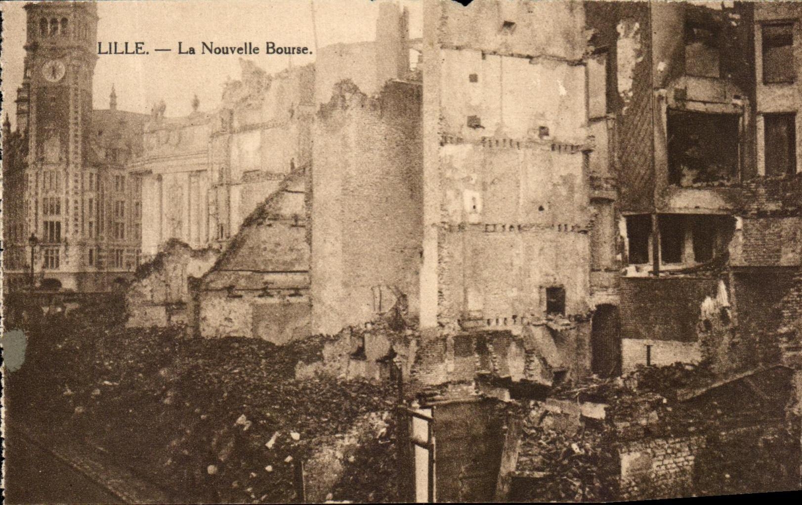 CPA LIlle La Nouvelle Bourse Militaria