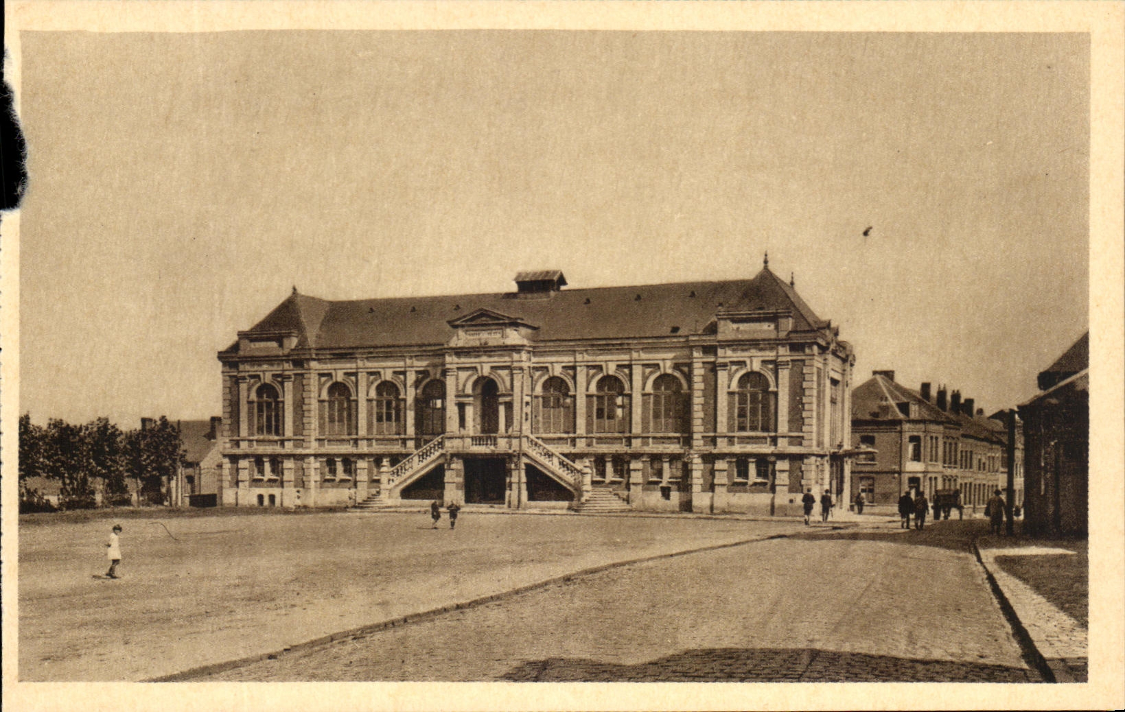 CPA Le Cateau salle des Fetes
