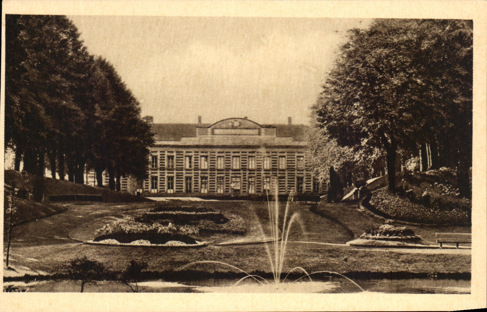 CPA Le Cateau Jardin Fenelon 