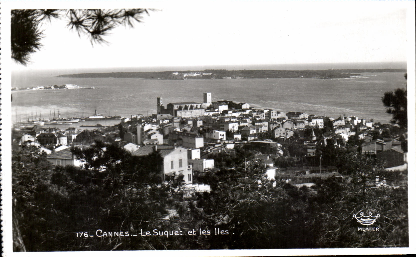 CPA Cannes Le Suquet Et Les Lles