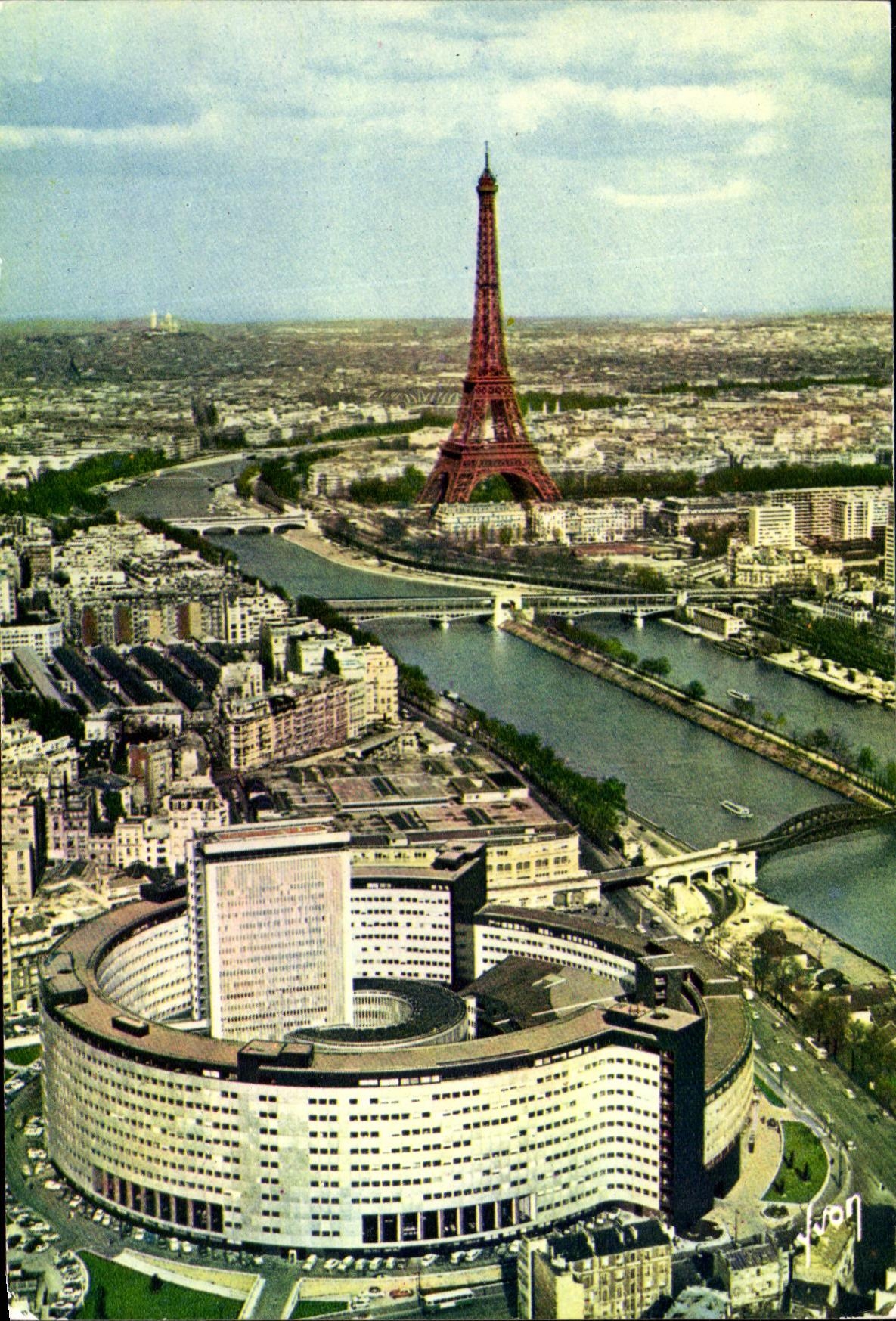 Paris — Luftbild der Eiffelturm und der Seine — Éditions Radio France, n°10/5682