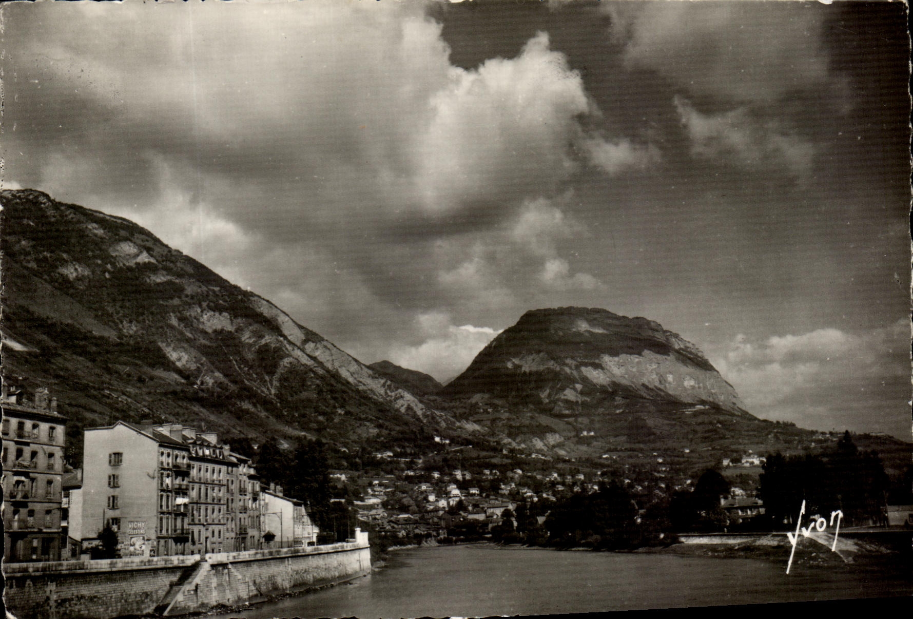 Vue de Grenoble — Le St-Eynard et l'Isère — Éditions d'A + Yve Marcel