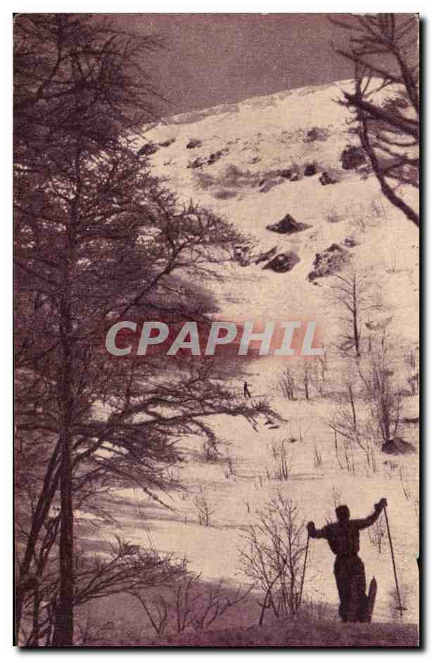 CPA Les Aspects Varies Du Ballon D'Alsace Saut de Terrain A ski Les Corniches