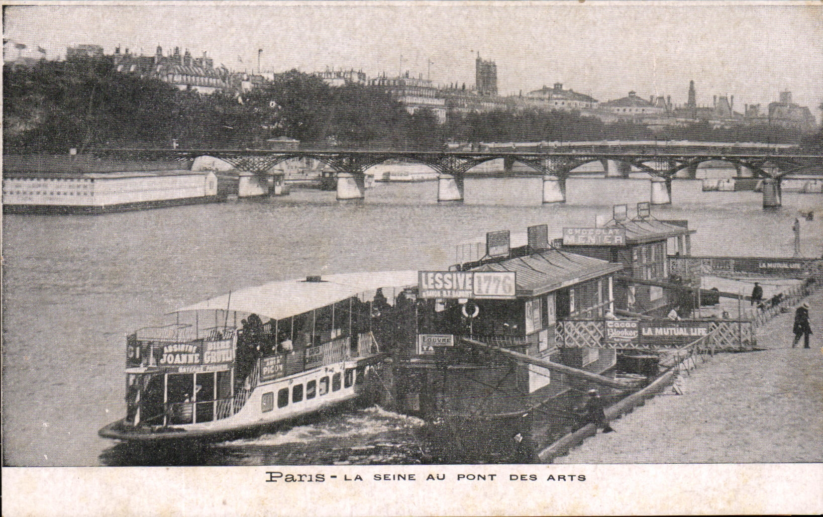 CPA Paris Le Seine Au pont Des Arts Peniches