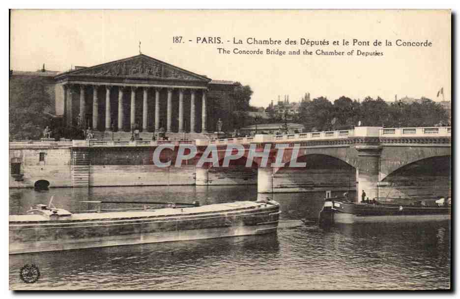 CPA Paris La Chambre des Deputes et le Pont de la Concorde Peniches