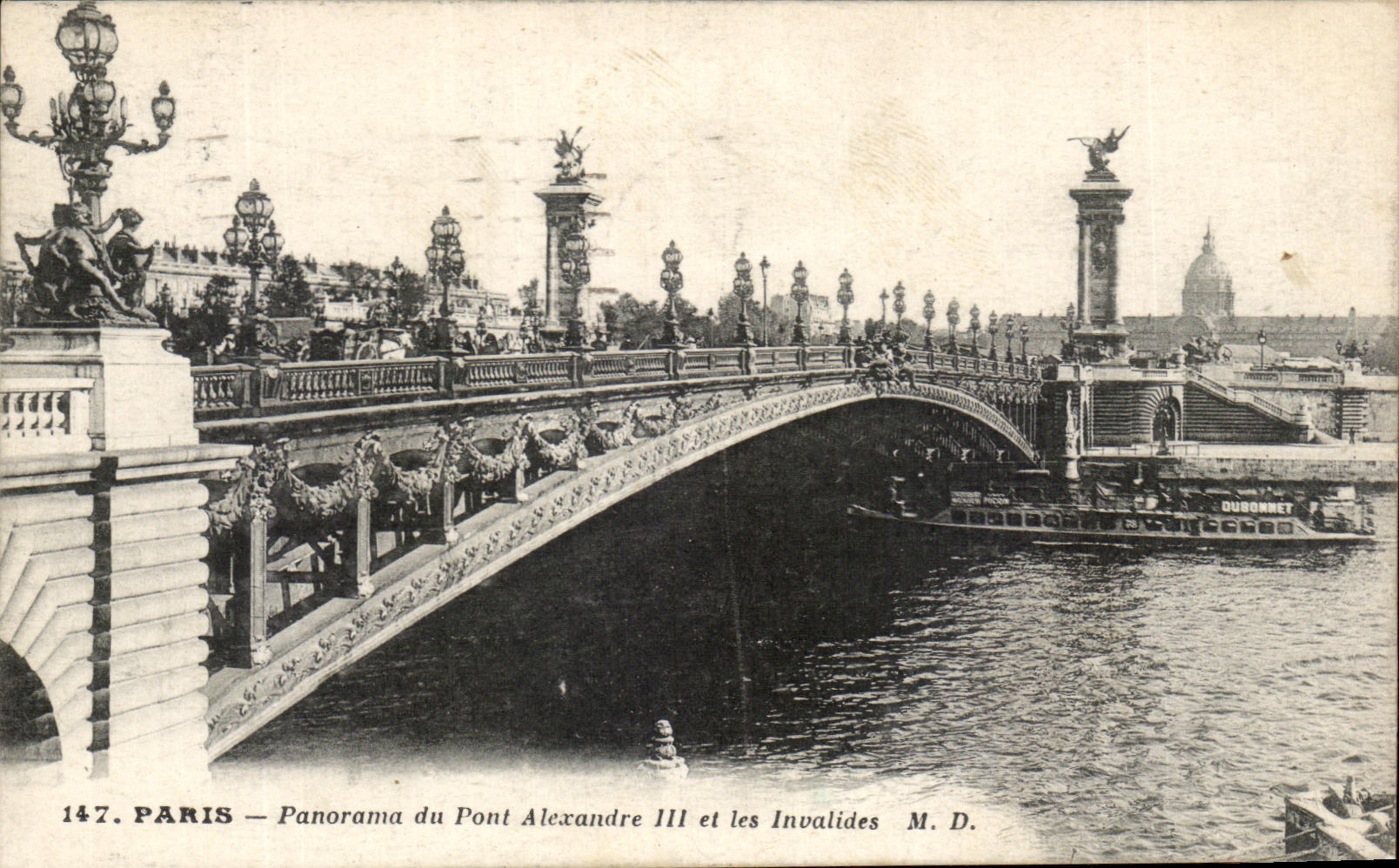 Paris — Panorama du Pont Alexandre III et les Invalides — M. D.