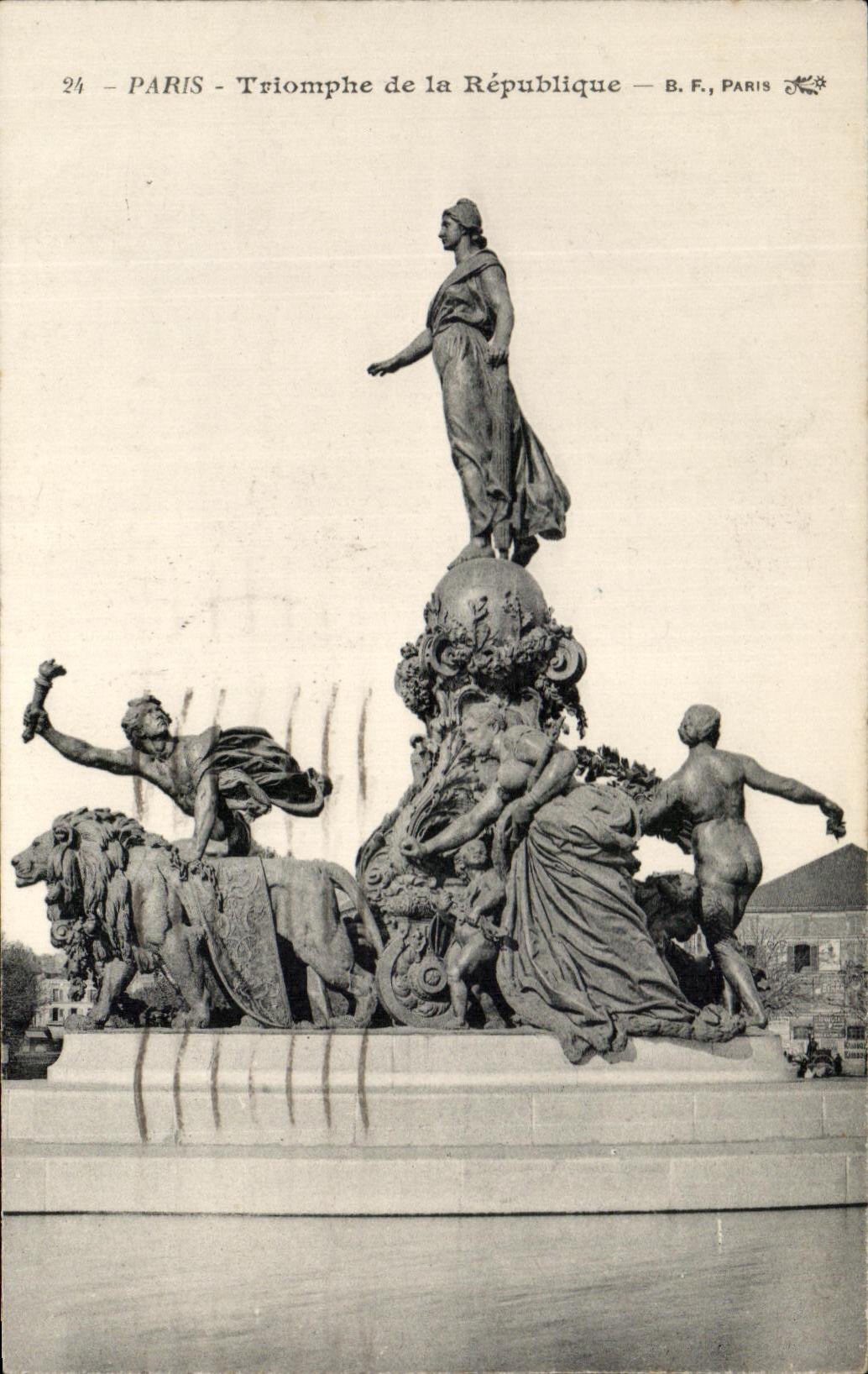 CPA Paris Triomphe de la Republique Lion
