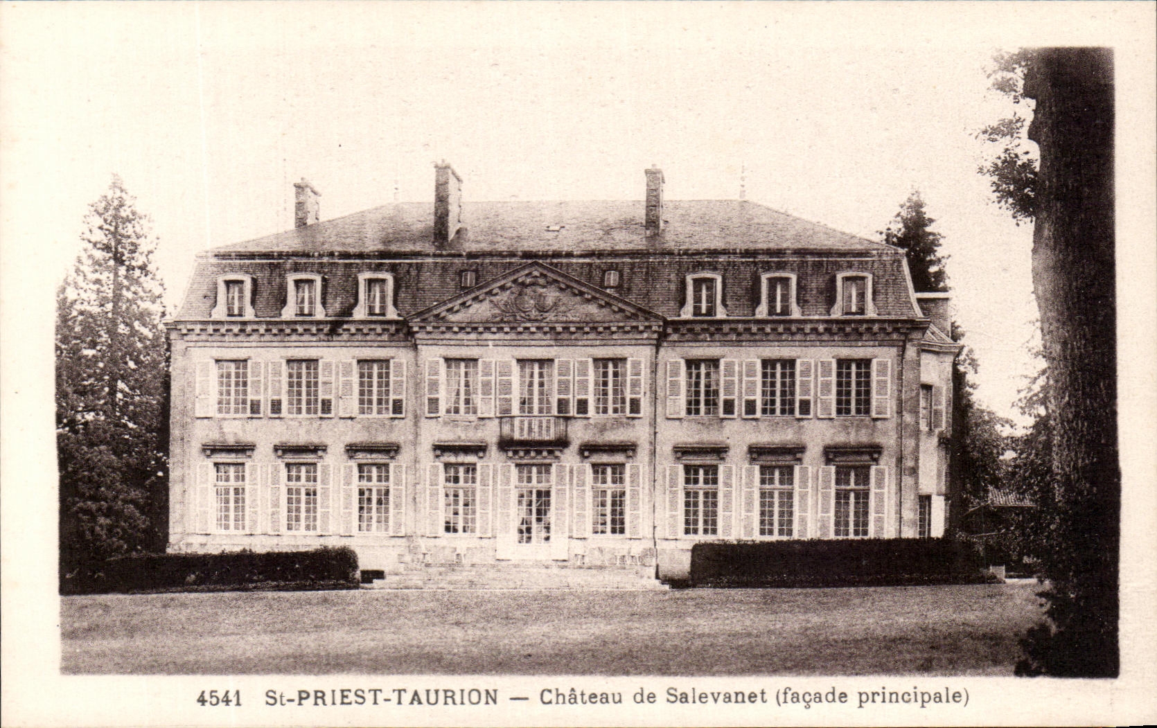 CPA St Priest Taurion Chateau De Salevanet