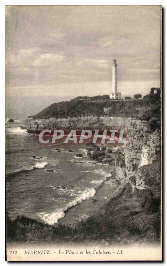 CPA Biarritz le Phare et les Falaises