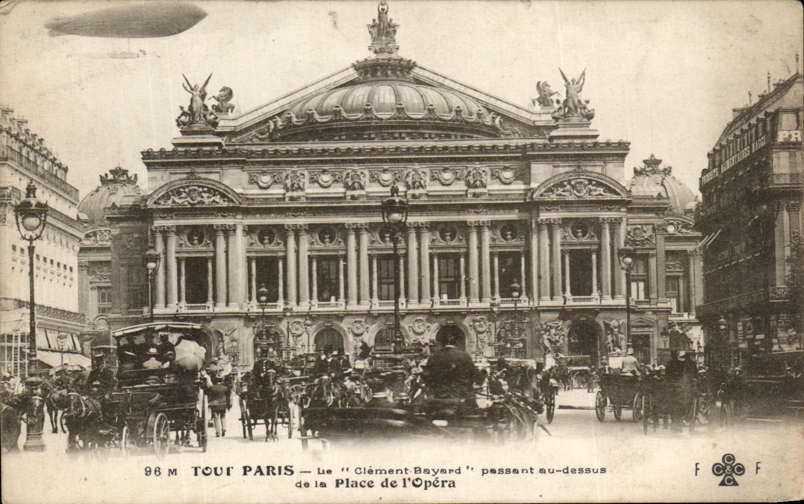 Place de l'Opéra — Le "Clément-Bayard" passant au-dessus — Tout Paris, n°96 M