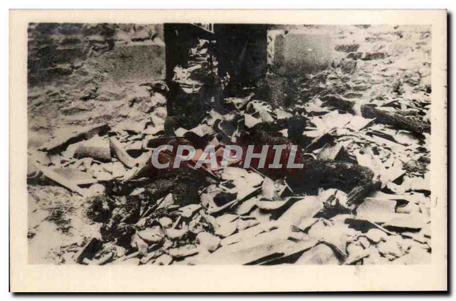 CPSM Oradour sur Glane Des cadavres dans une grange Militaria