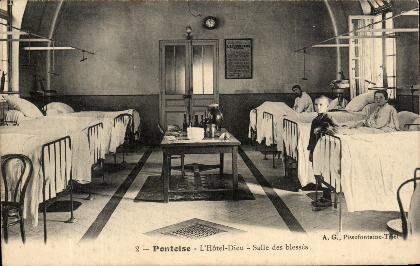 Pontoise — L'Hôtel-Dieu — Salle des blessés — A.G., Pissefontaine-Triel