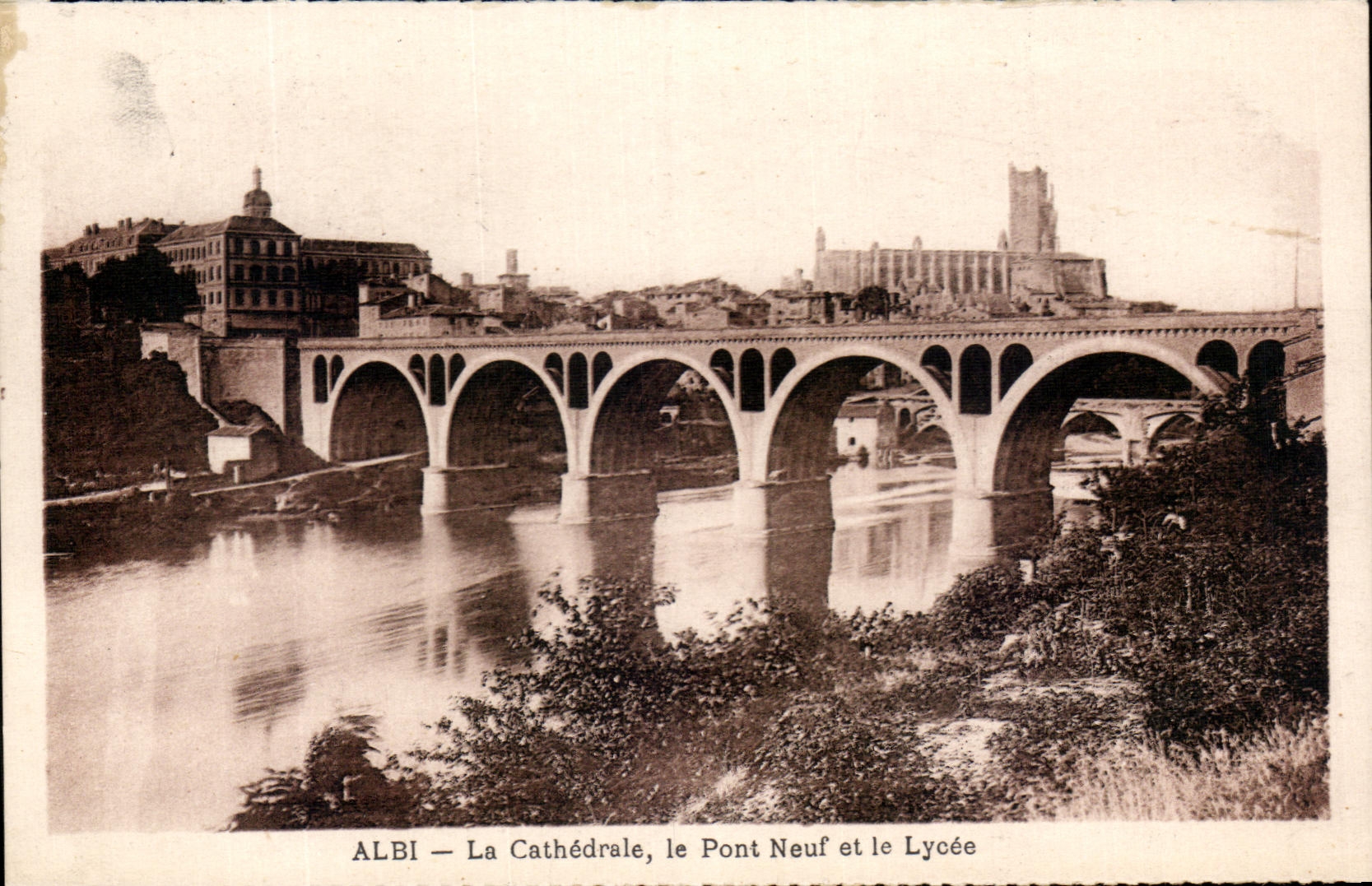 Albi — Die Kathedrale, der Neubrücke und das Lyceum