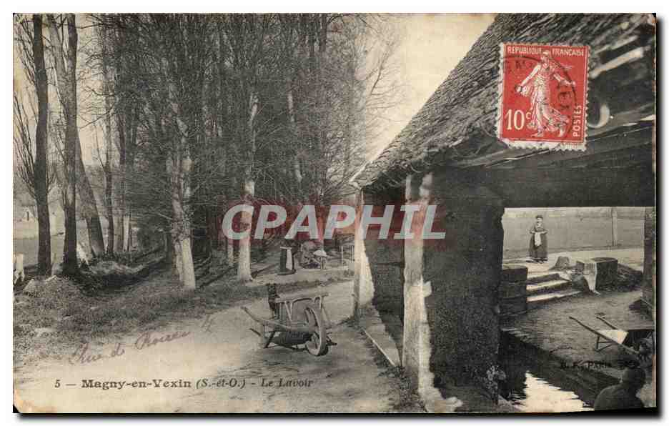 CPA Magny en Vexin Le lavoir