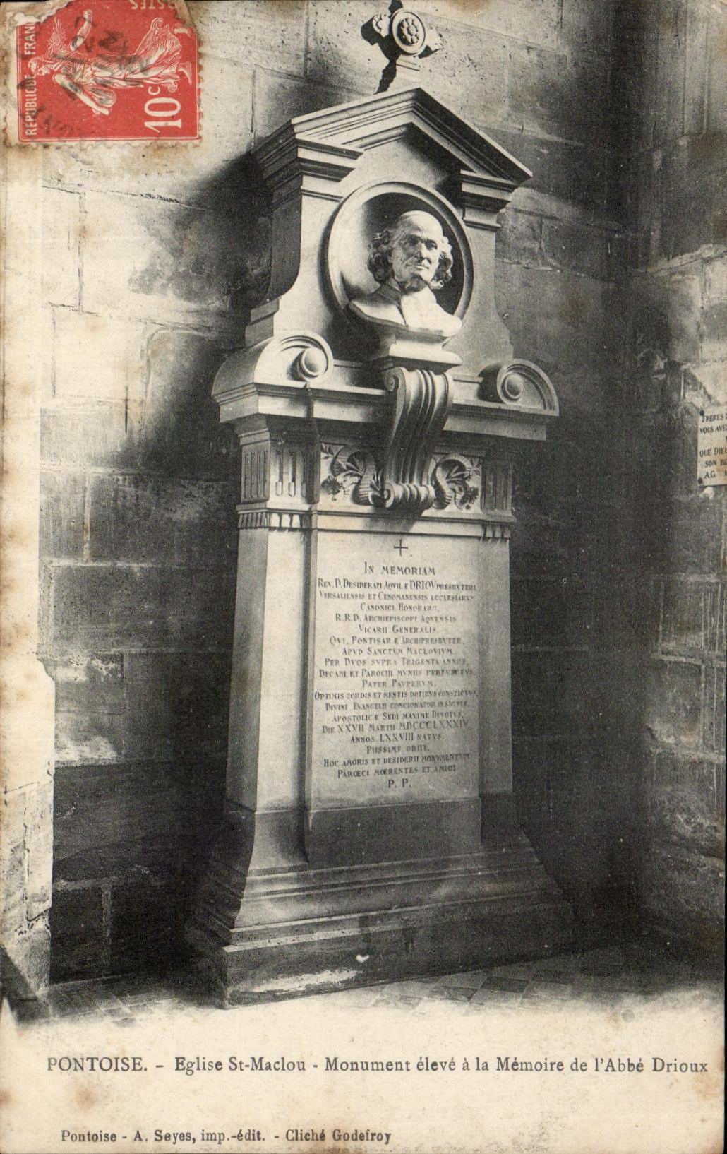 CPA Pontoise Eglise St Maclou Monument eleve a la Memoire de I'Abbe Drioux