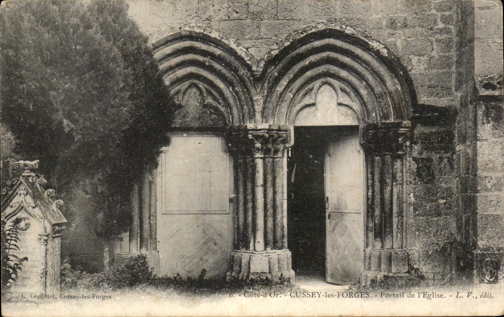 CPA Cussey Les Forges Portail de I'Eglise