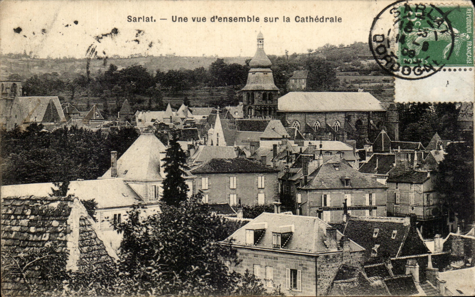 Sarlat — Vue d'ensemble sur la Cathédrale — Éditeur non identifié
