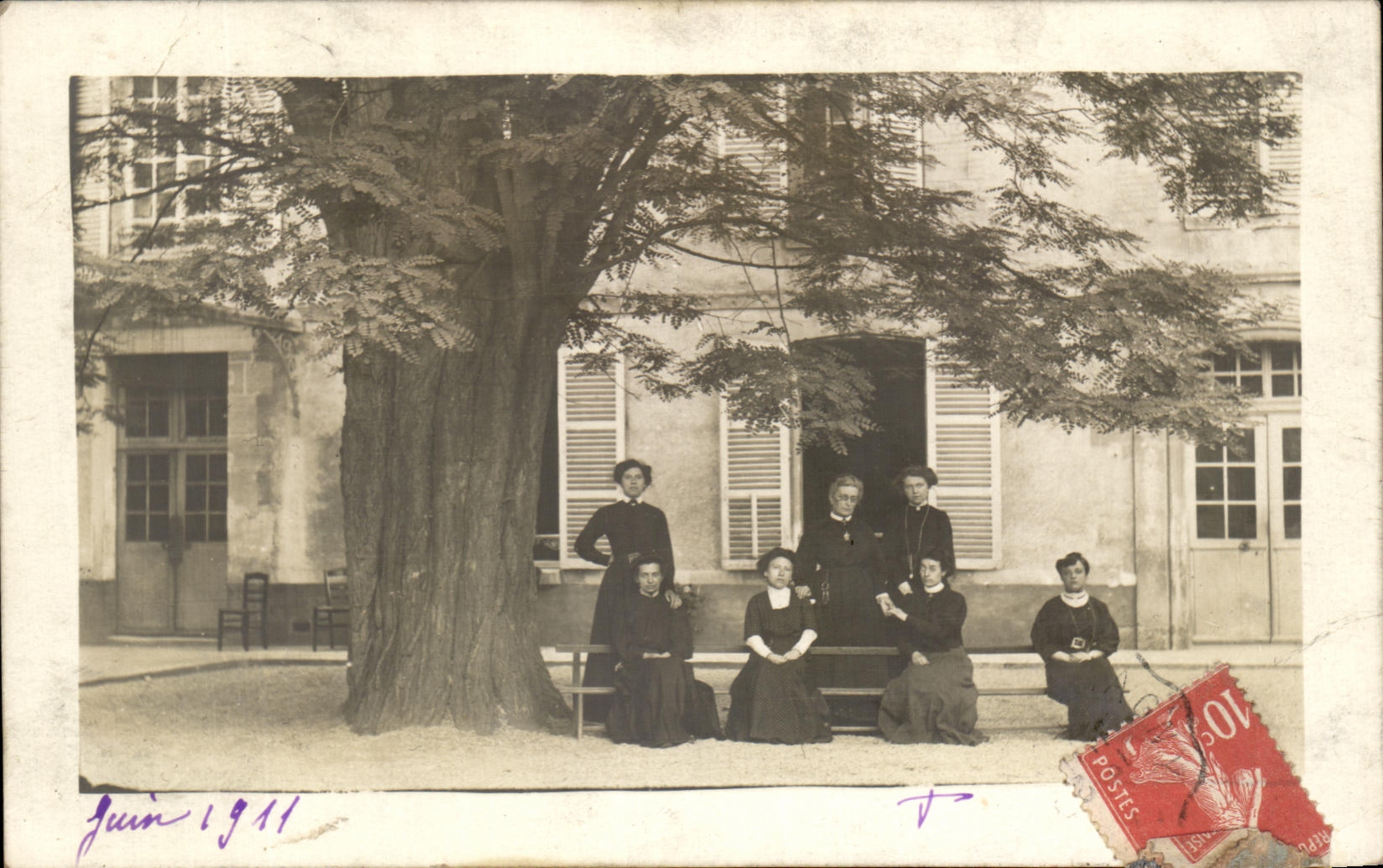 Groupe de sœurs — juin 1911 — éditeur non identifié