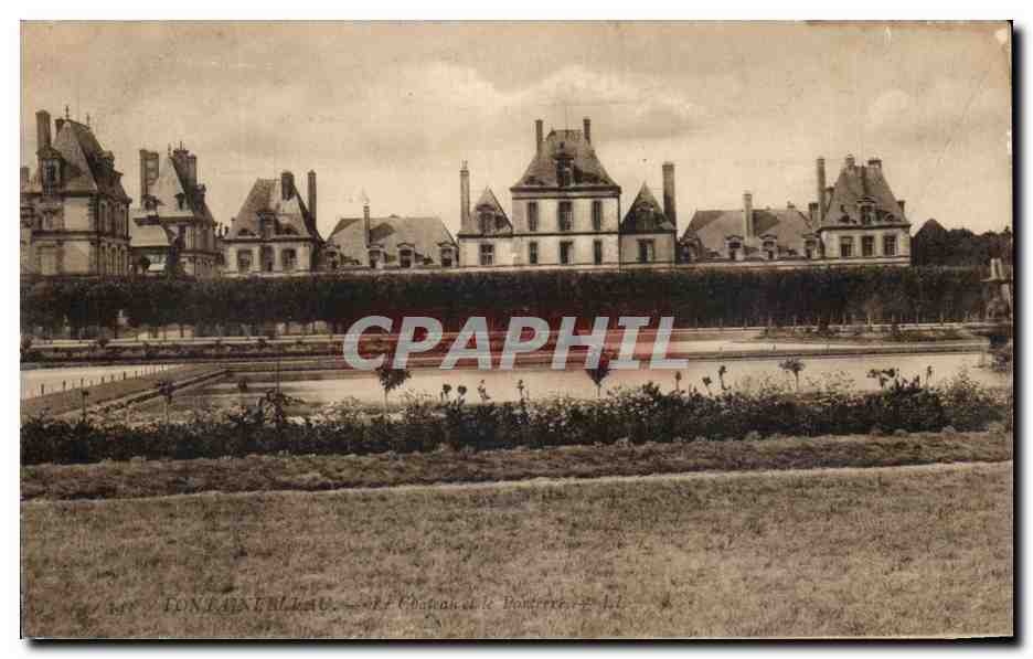 Fontainebleau — Le Château et le Parterre — LL n°343