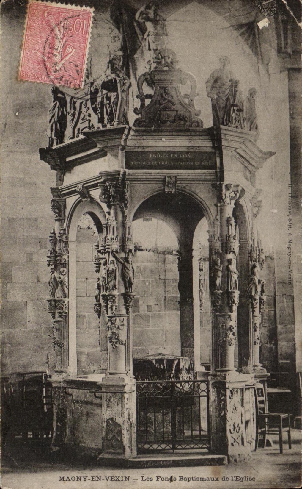 CPA Magny En Vexin Les Fonds Baptismaux De l'Eglise