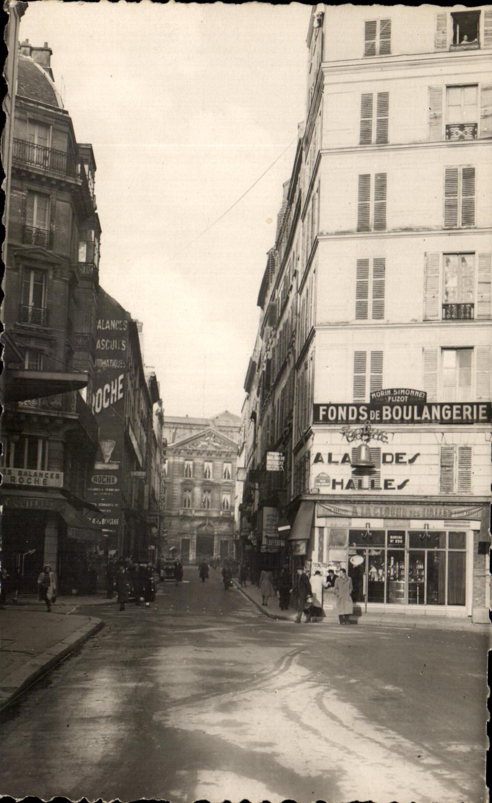CPSM Paris Tabac A la cloche des Halles Rue Coquillere Fonds De Boulangerie Halle