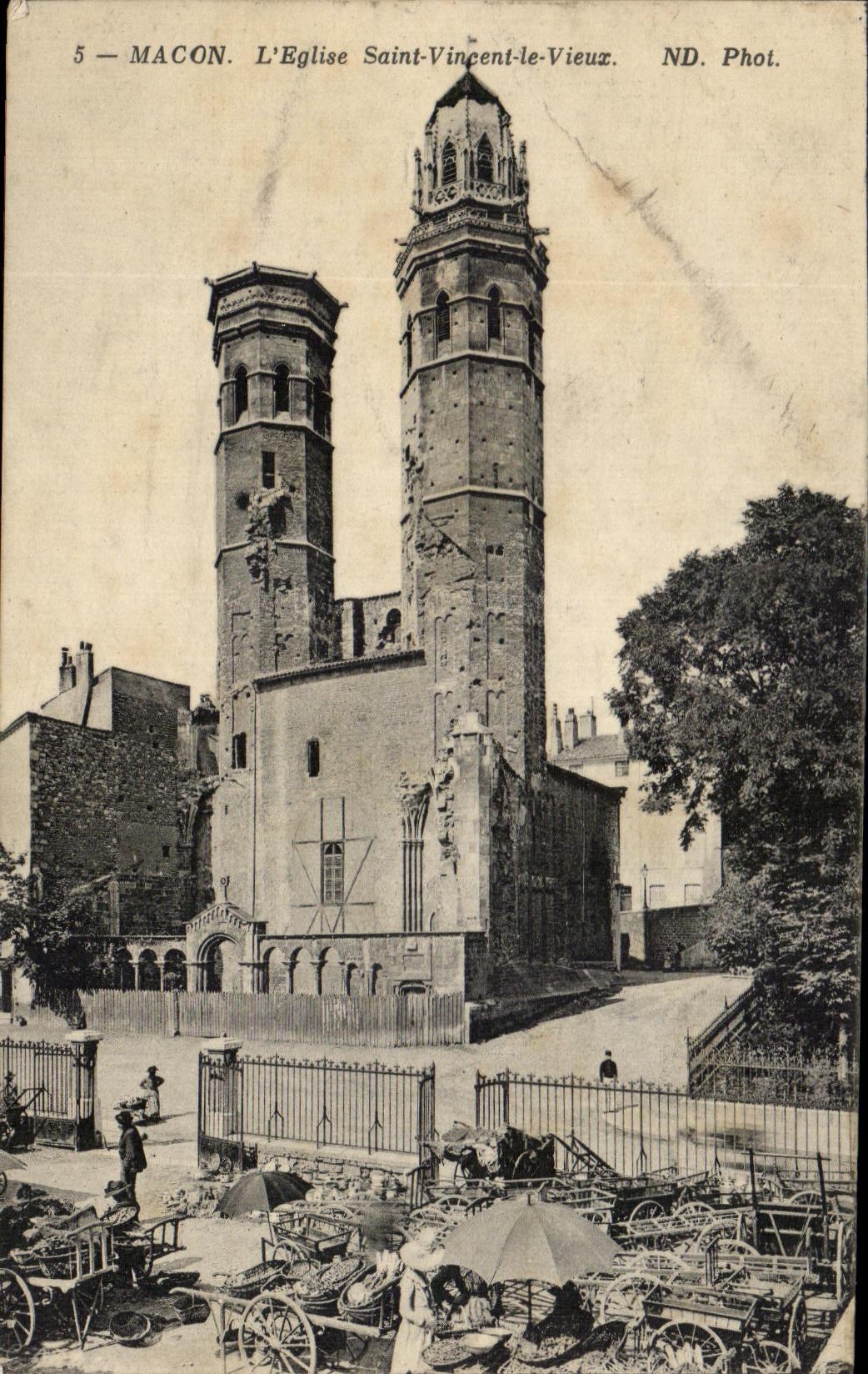 CPA Macon L'Eglise Saint Vincent le Vieux Marche
