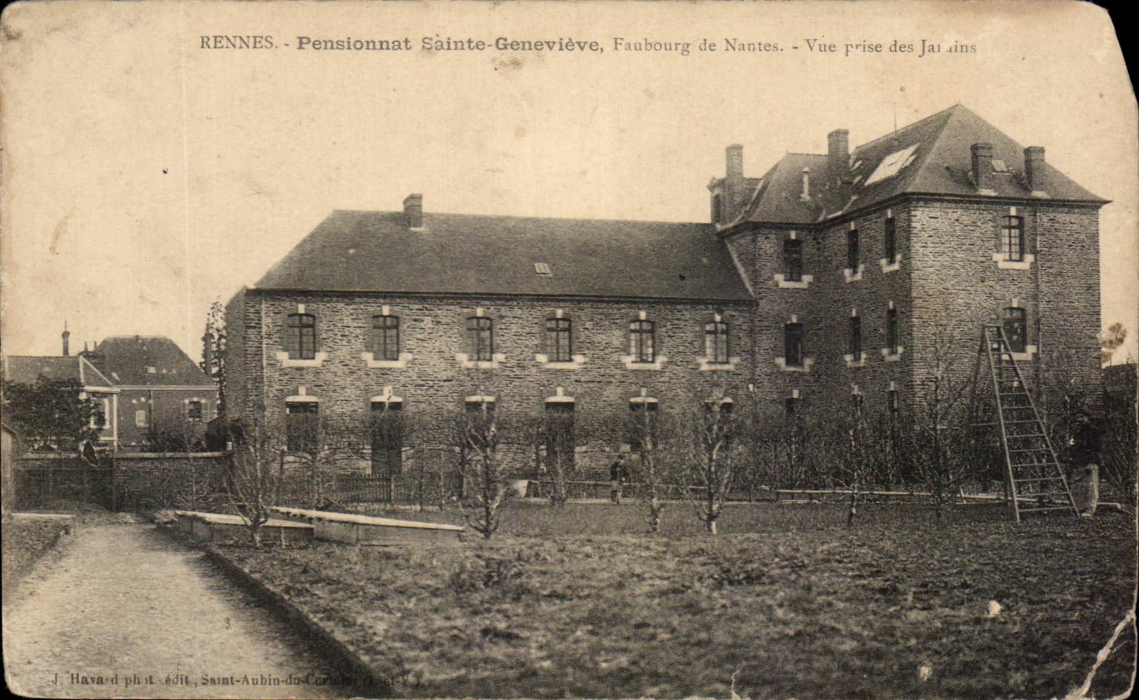 CPA Rennes Pensionnat Saint Genevieve Faubourg de Nantes Vue prise des Jardins