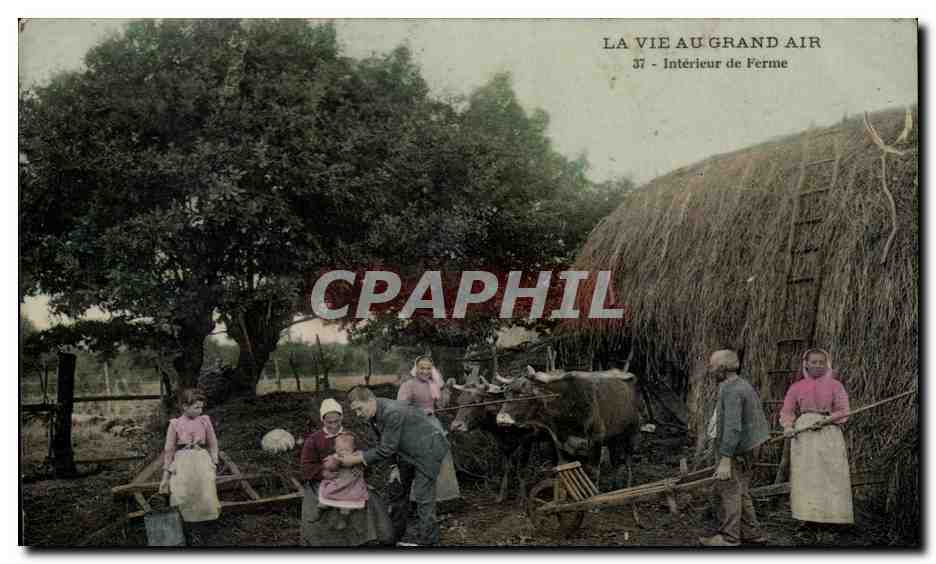 CPA La Vie Au Grand Air Interieur de Ferme Folklore 