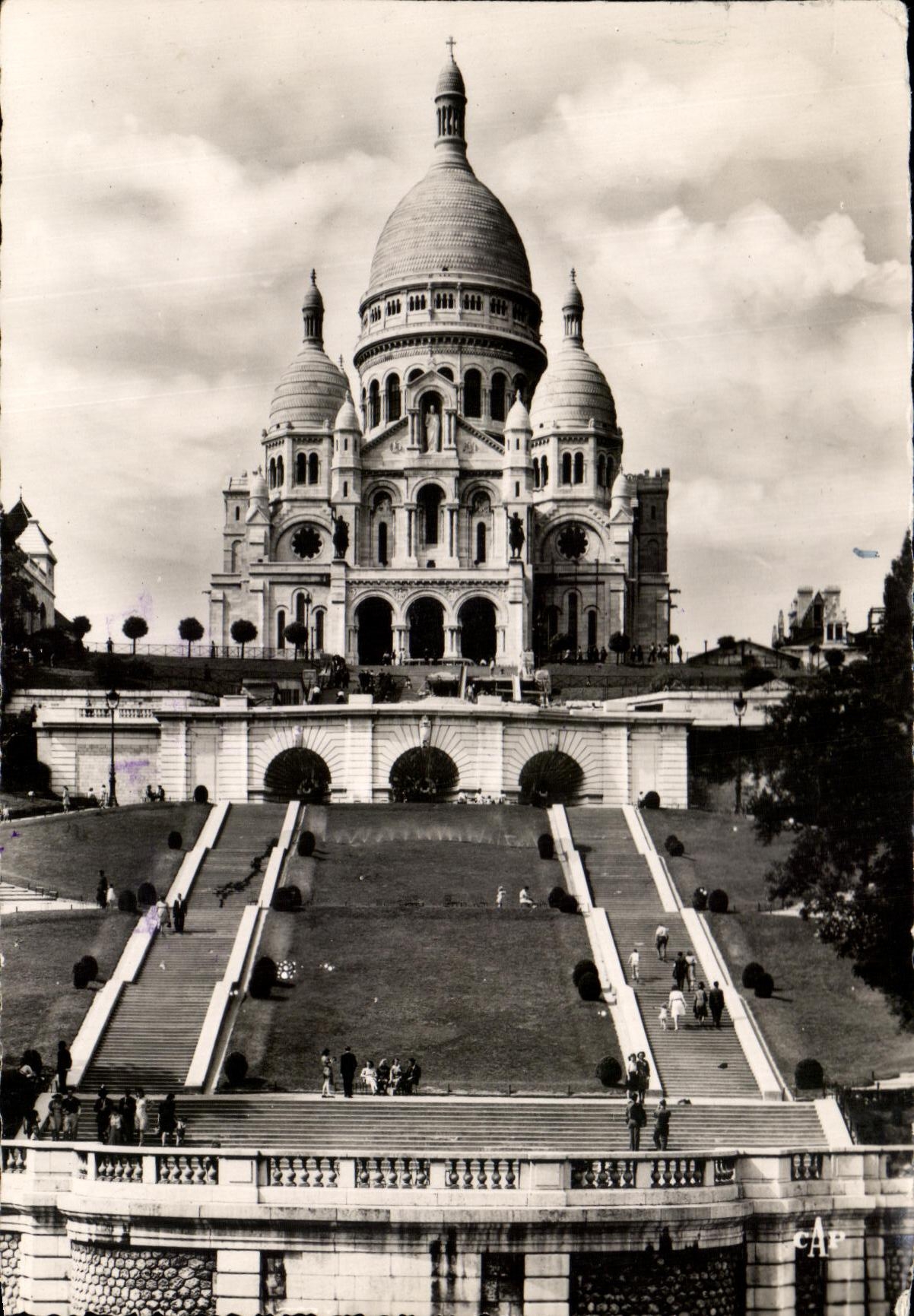 CPSM Paris Basilique du Sacre Coeur Montmartre