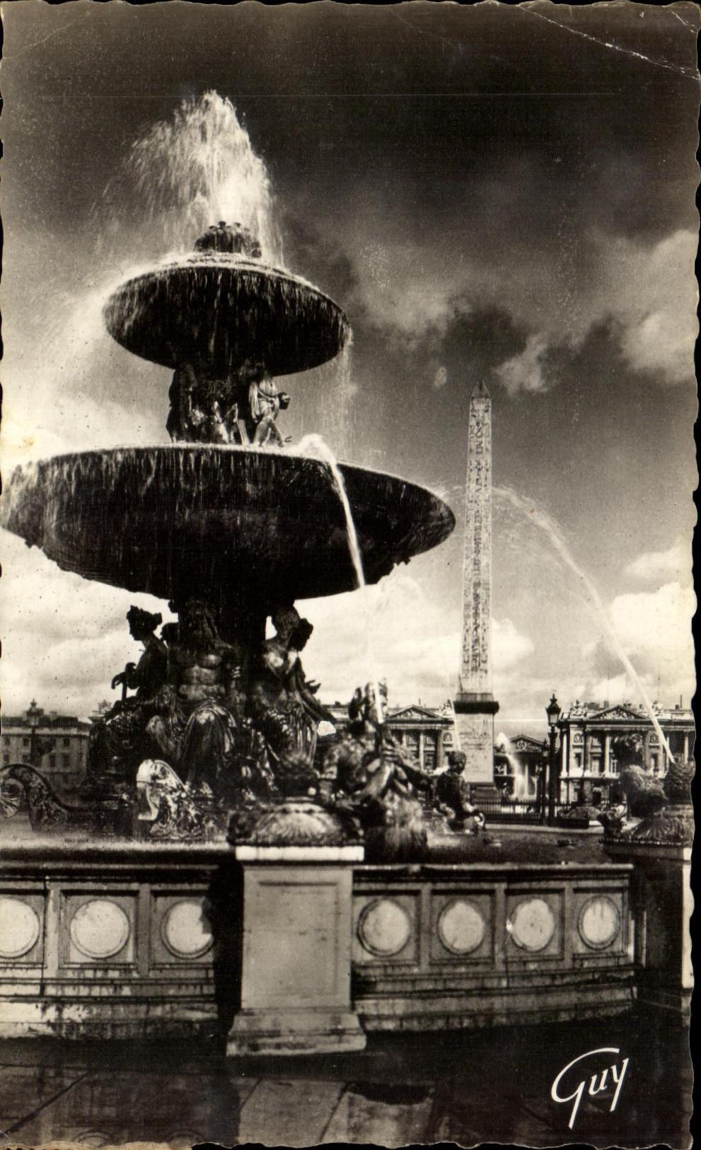 CPSM Paris Et Ses Merveilles Place de la Concorde L'une des fontaines 