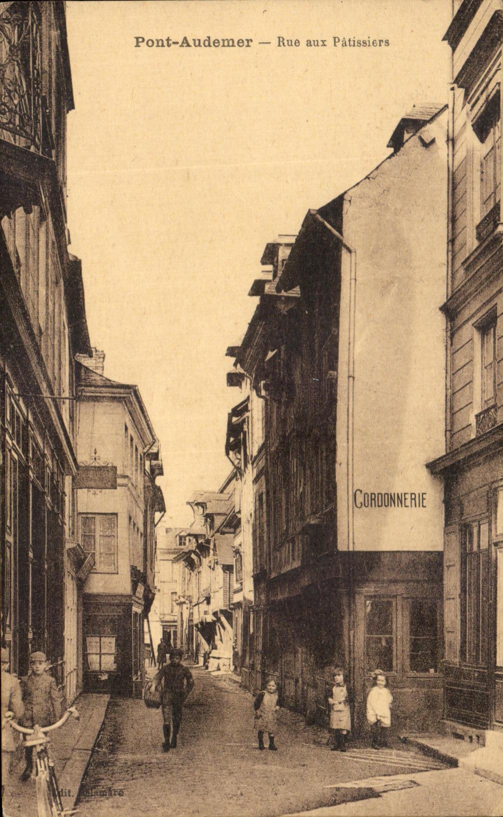 Pont-Audemer — Rue aux Pâtissiers — Schuhmacherladen