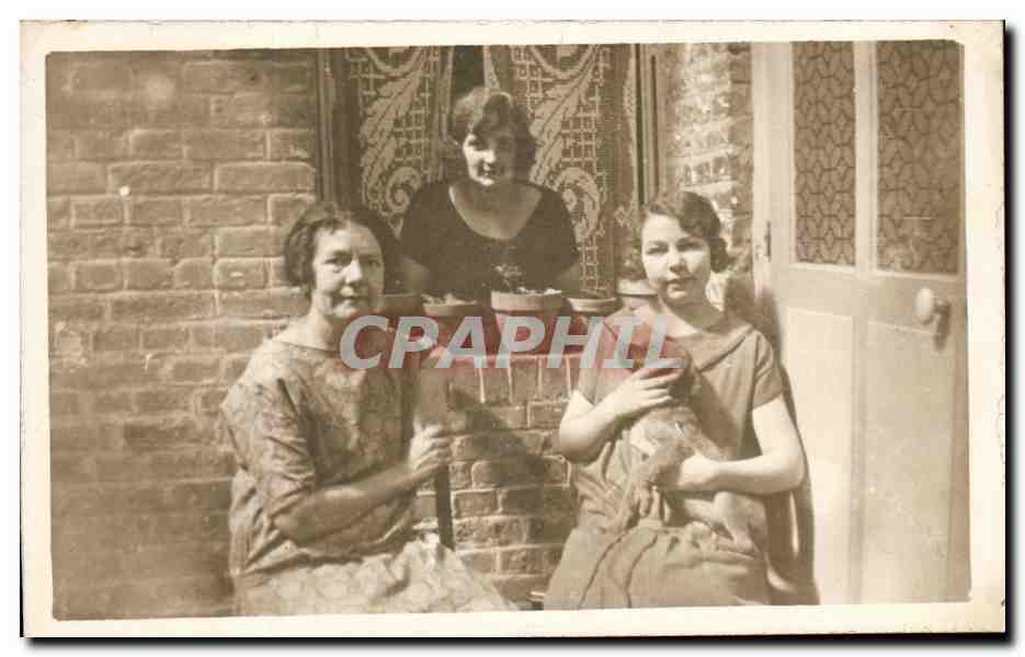 CARTE PHOTO Femmes et chien 