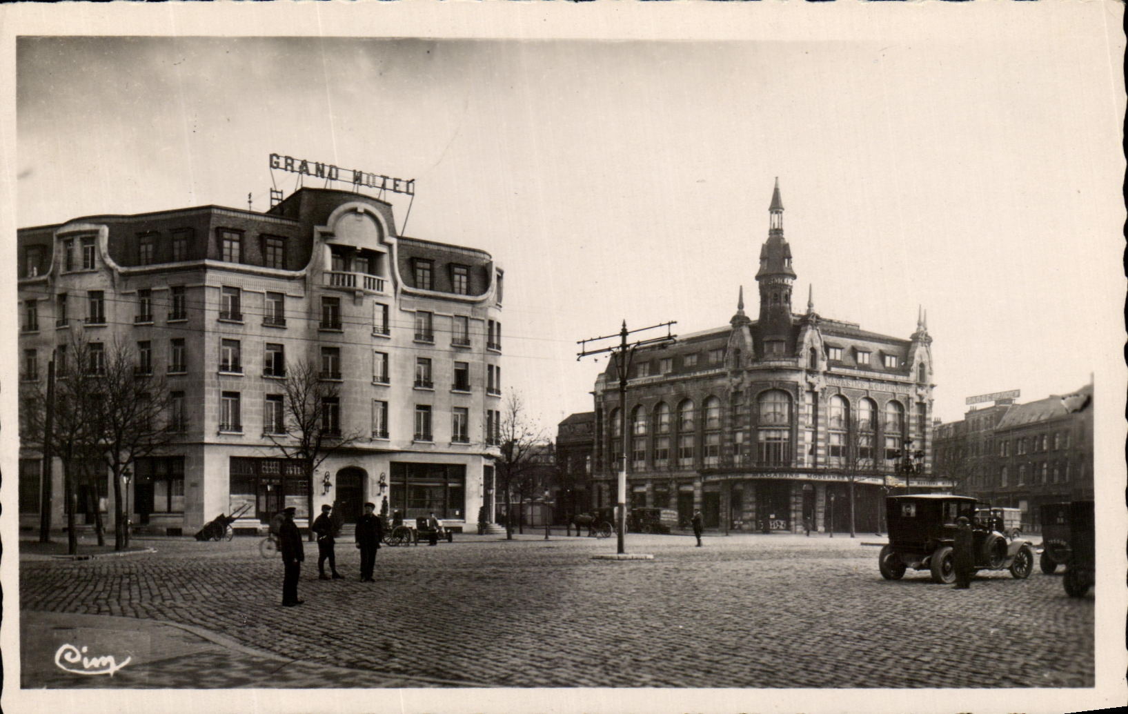 Valenciennes (Nord) — Place de la Gare — view from the Avenue du Commerce — Photo Quiller NACON