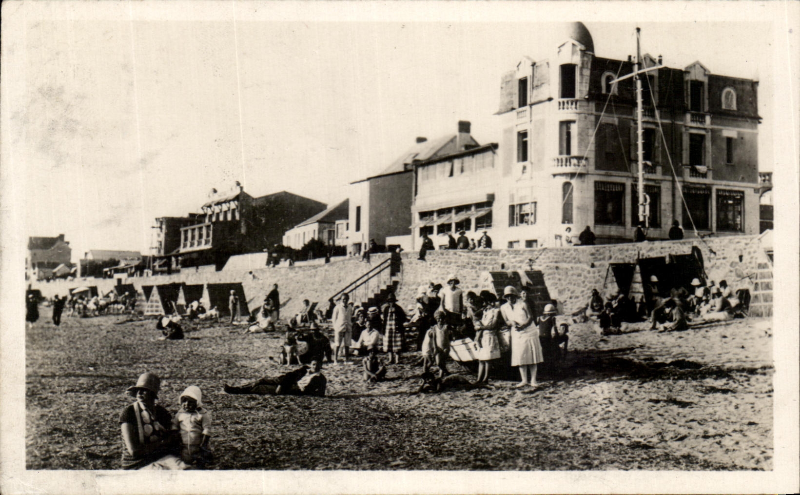 CPA Les belles Plages Normandes Coutainville Plage Un coin sur la Plage