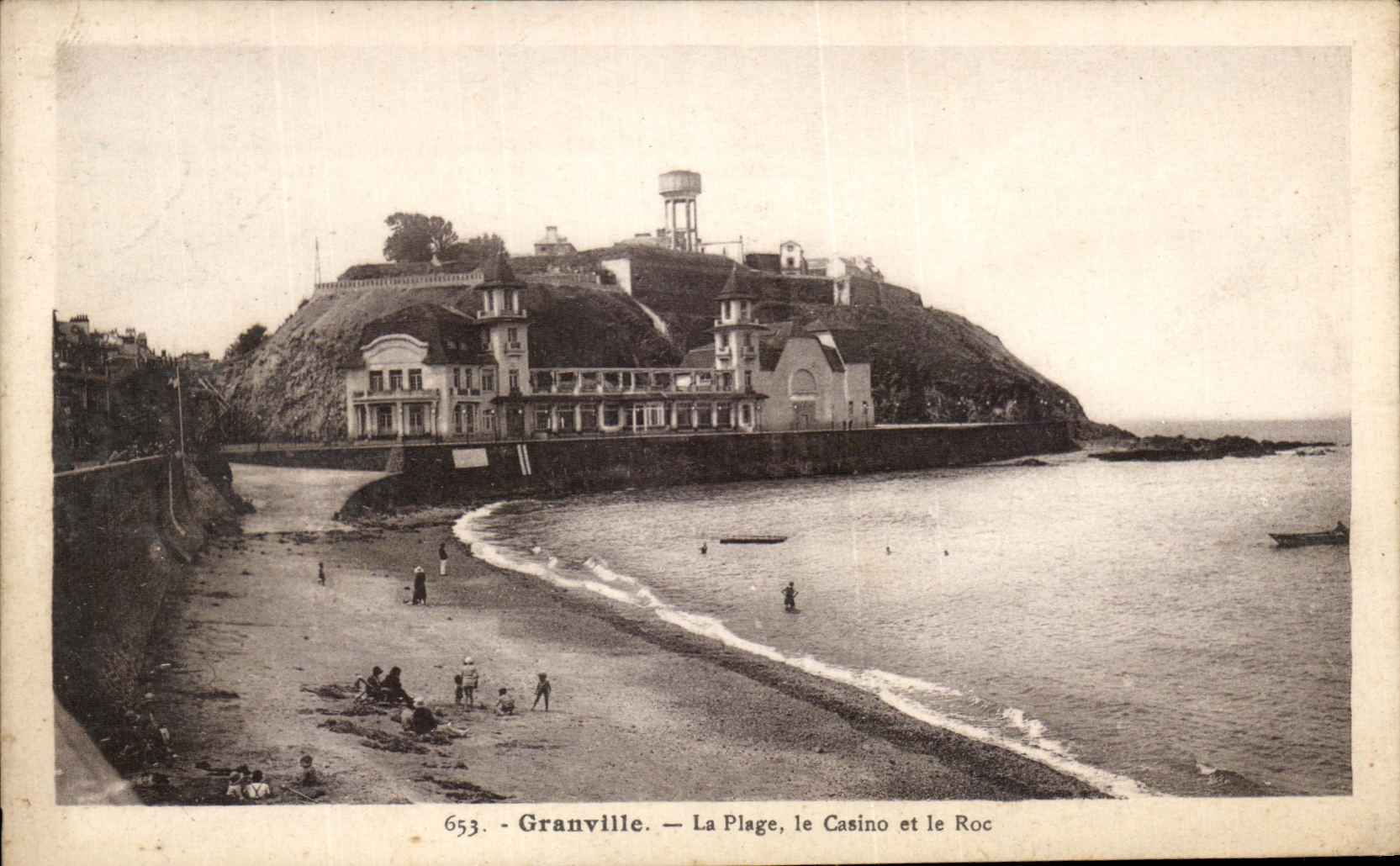 Granville — La Plage, le Casino et le Roc — éditeur Laurent-Né, n° 653
