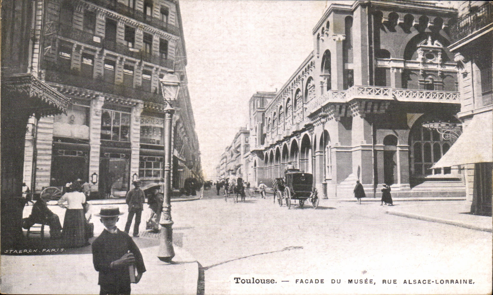 Toulouse — Facade du musée, rue Alsace-Lorraine — Staeren, Paris