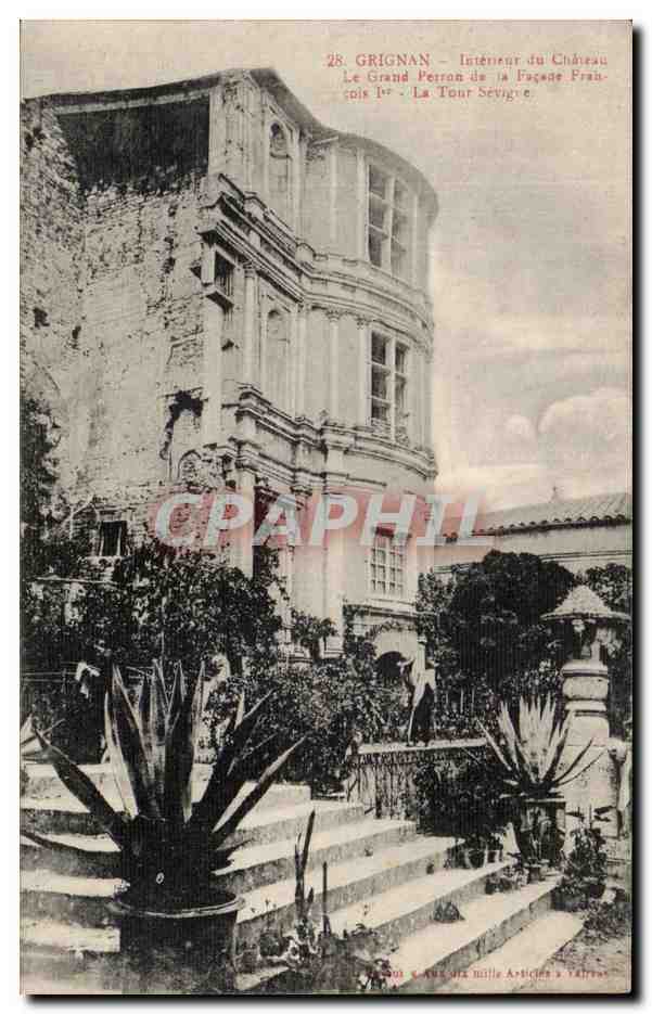 Grignan — Intérieur du Château, Le Grand Perron de la Façade François Ier - La Tour Sévigné — Éditeur : Articules à Valreas
