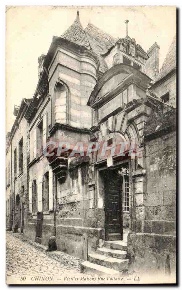CPA Chinon Vieilies Maisons Rue Voltaire