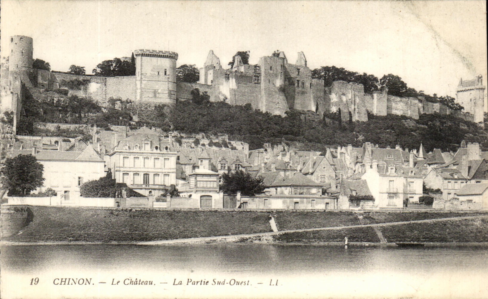 CPA Chinon Le Chateau La Partie Sud Ouest